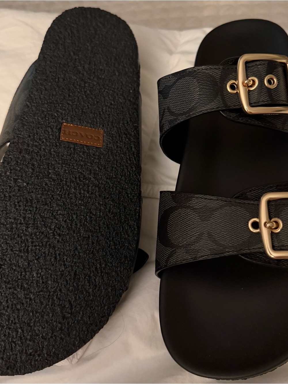 Shoes / Sandals - Picture 3 of 4